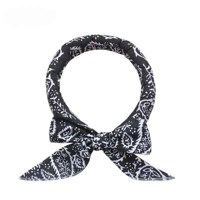 ChillPaws Pet Cooling Scarf - Instant Refreshment for Hot Days - Happy Tails - paws & love