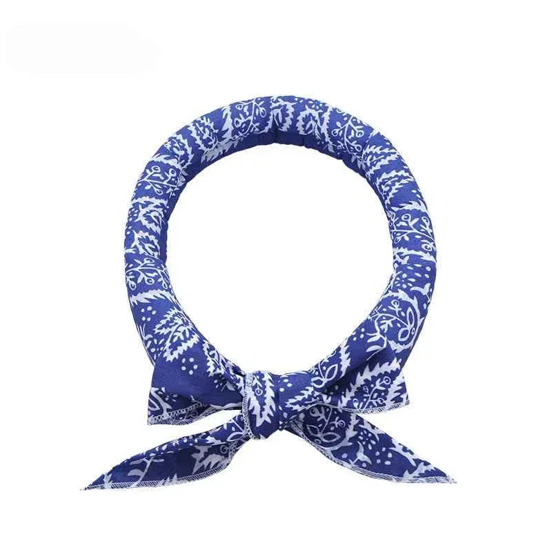 ChillPaws Pet Cooling Scarf - Instant Refreshment for Hot Days - Happy Tails - paws & love